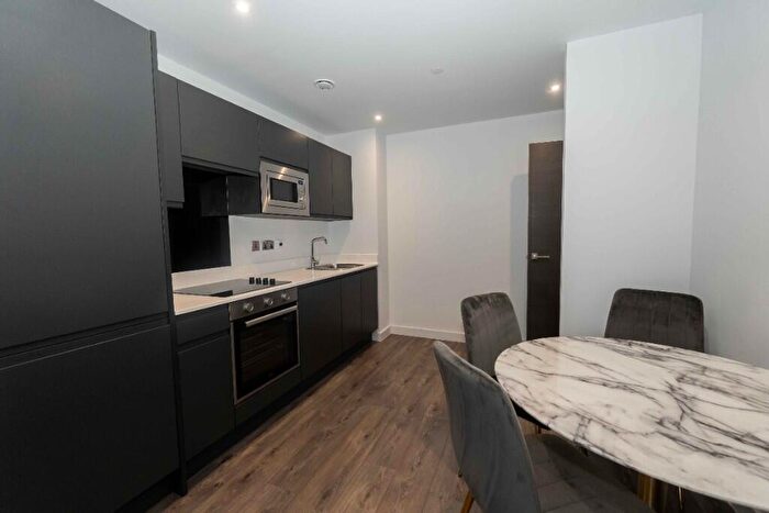 2 Bedroom Apartment To Rent In Parliament Square, Liverpool, Merseyside, L1