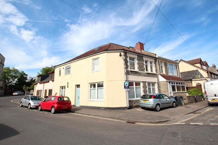 2 Bedroom Flat To Rent In Beauley Rd - Southville, BS3