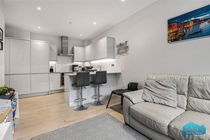 2 Bedroom Flat For Sale In Station Road, Barnet, EN5