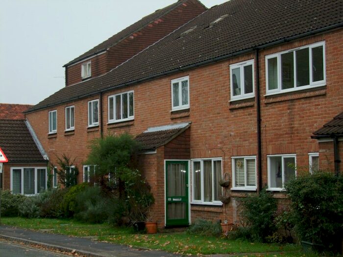 2 Bedroom Flat To Rent In Mulberry Court, Wokingham, RG40