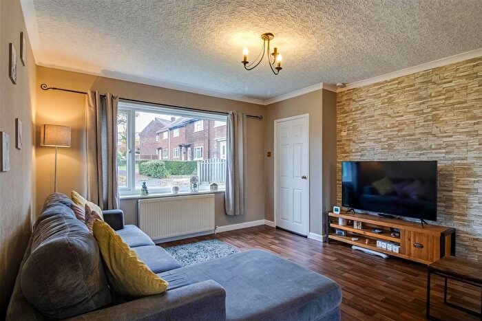 3 Bedroom Terraced House For Sale In Netherfield Avenue, Netherton, Wakefield, WF4