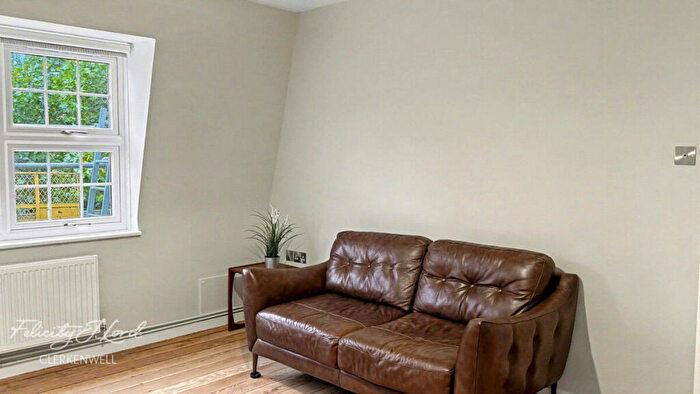 2 Bedroom Flat To Rent In St Annes Flats Doric Way, London, NW1