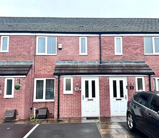 2 Bedroom Town House To Rent In Sky Lark Close, Lostock, BL6