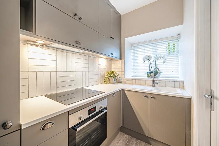 1 Bedroom Apartment To Rent In Old Portsmouth Road, Guildford, GU2