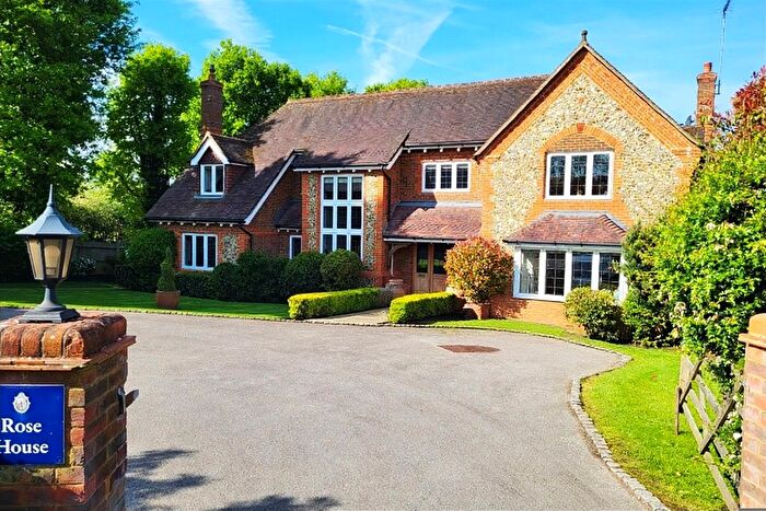 5 Bedroom Property For Sale In Perry Hill, Worplesdon, Guildford, GU3
