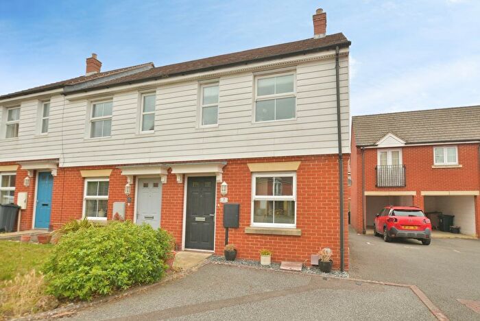 2 Bedroom Detached House For Sale In Melcombe Close, Ashford, Kent, TN23