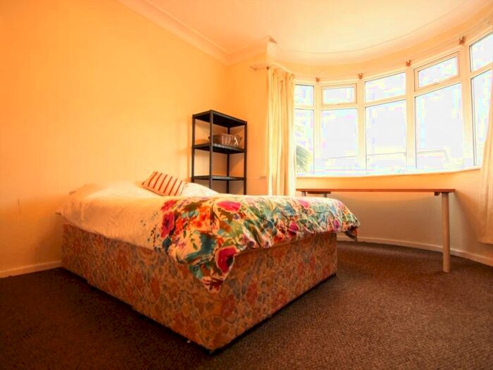 3 Bedroom Semi-Detached House To Rent In Eden Mount, Burley, Leeds, LS4