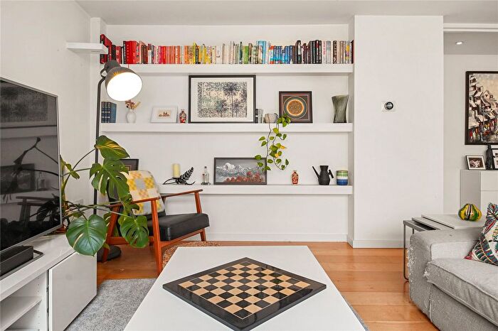 2 Bedroom Flat For Sale In Dallington Street, London, EC1V