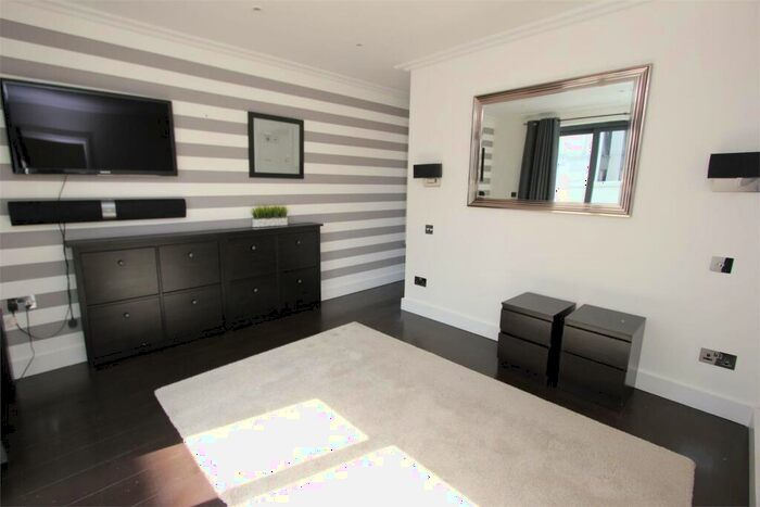 5 Bedroom Terraced House To Rent In Fredericks Row, Clerkenwell, EC1V