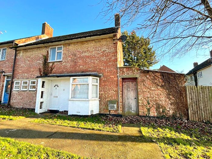 3 Bedroom Semi Detached House To Rent In Hillfield Avenue, Hitchin, SG4