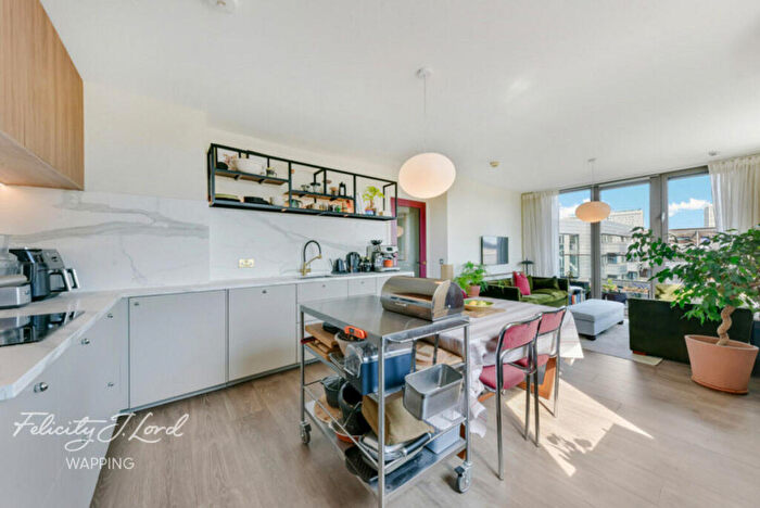 2 Bedroom Apartment For Sale In Spencer Way, London, E1