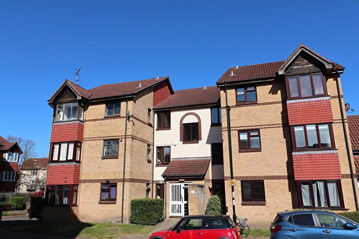 Studio To Rent In Sterling Gardens, New Cross, SE14