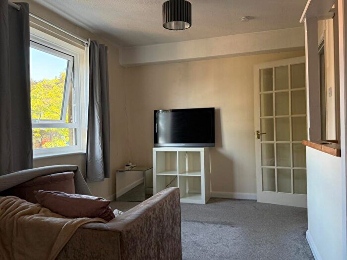 1 Bedroom Flat To Rent In Griffin Court, Griffin Way, Bookham, Leatherhead, KT23