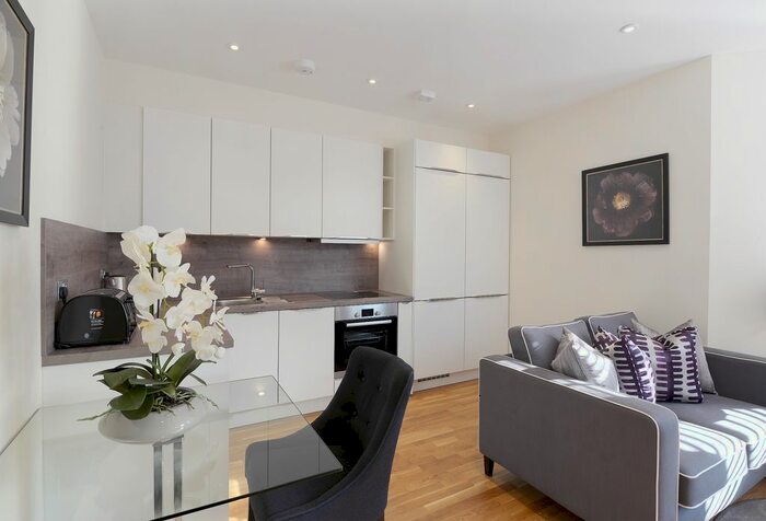 Studio To Rent In Hamlet Gardens, London W6