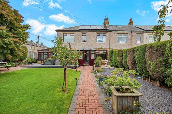 4 Bedroom Terraced House For Sale In Beacon Road, Wibsey, Bradford, BD6