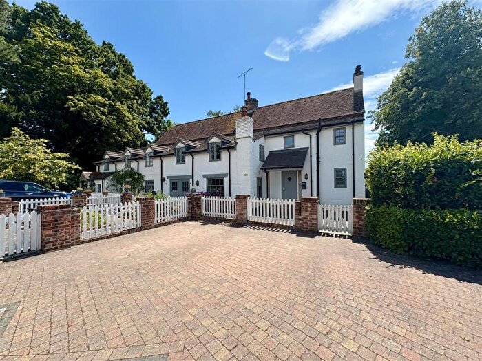 3 Bedroom Semi-Detached House For Sale In Wimborne Road West, Wimborne, BH21
