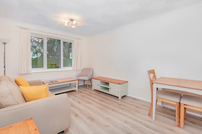 1 Bedroom Apartment To Rent In Hernes Road, Oxford, OX2