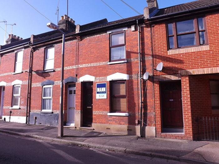 2 Bedroom House To Rent In Catherine Street, Rochester, ME1