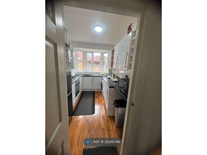 3 Bedroom Detached House To Rent In Hounslow, Hounslow, TW3