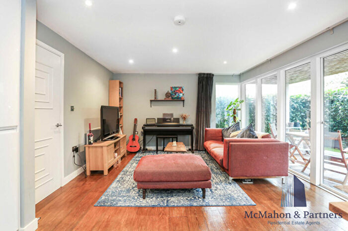 1 Bedroom Flat To Rent In Brandon Street, Walworth, London, SE17