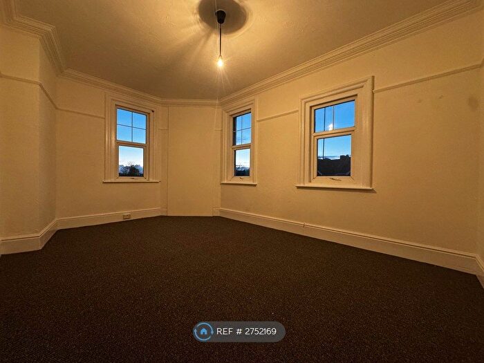 2 Bedroom Flat To Rent In Bridge Road, Southampton, SO19