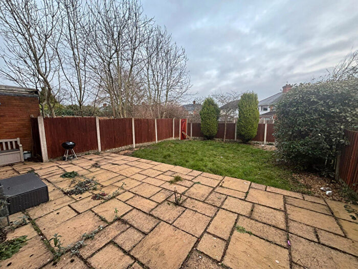 2 Bedroom Flat To Rent In Highters Close, Birmingham, B14