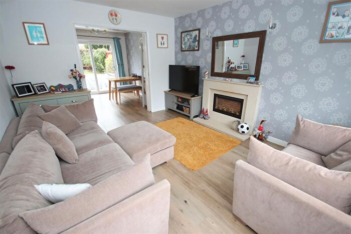 4 Bedroom Detached House For Sale In Wells Close, Chippenham, SN14