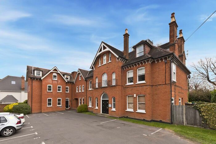 1 Bedroom Flat To Rent In Marncrest Court, Westcar Lane, KT12