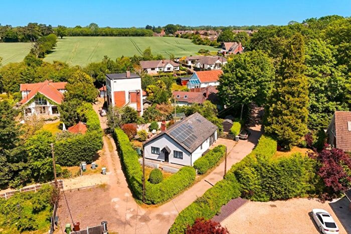 4 Bedroom Chalet For Sale In Laurel Drive, Brundall, Norwich, NR13