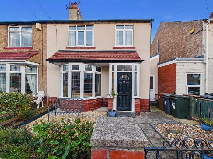 3 Bedroom Semi Detached House For Sale In Ivanhoe, Whitley Bay, NE25