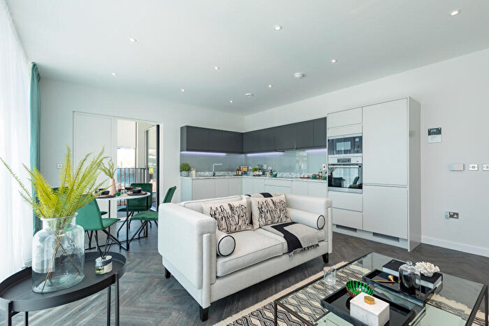 1 Bedroom Apartment For Sale In Cooks Road, Stratford, London, E15
