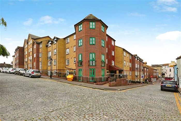 2 Bedroom Flat To Rent In Glendale, The Bayle, CT20
