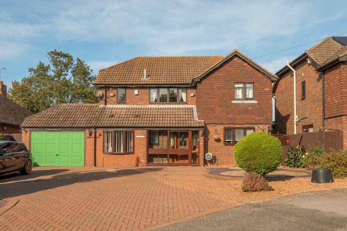 4 Bedroom Detached House For Sale In Tunstall Road Tunstall, ME10