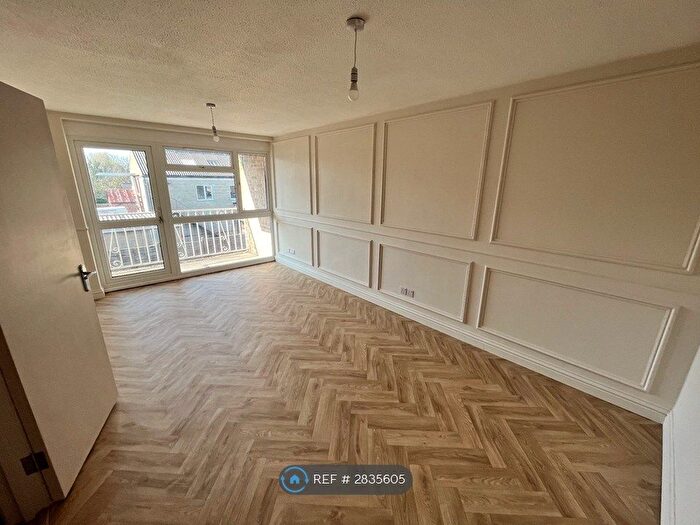 1 Bedroom Flat To Rent In Sheridan Court, Newbury, RG14