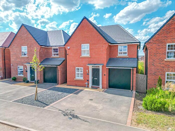 3 Bedroom Detached House For Sale In Baler Drive, Nuneaton, CV11
