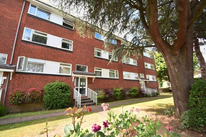 2 Bedroom Apartment To Rent In Parklands, Surbiton, KT5