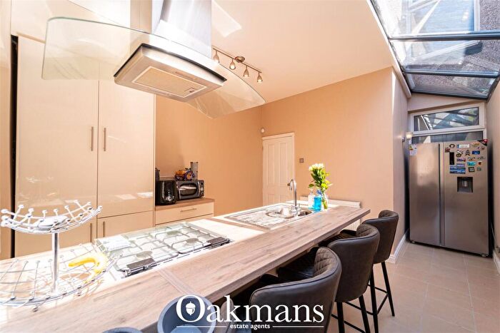 3 Bedroom End Of Terrace House For Sale In Rathbone Road, Smethwick, B67
