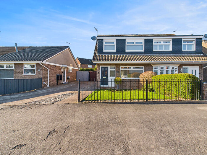 3 Bedroom Semi-Detached House For Sale In Burbage Avenue, Hull, HU8