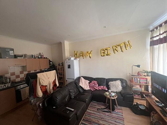 3 Bedroom Terraced House To Rent In Knowle Terrace, Burley, Leeds, LS4