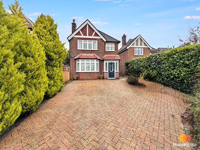 3 Bedroom Detached House For Sale In Chartridge Lane, Chesham, HP5