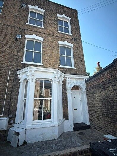 2 Bedroom Flat To Rent In Queen Anne Road, London, E9