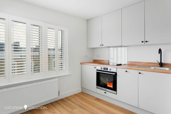 1 Bedroom Apartment To Rent In Winston Road, London, N16