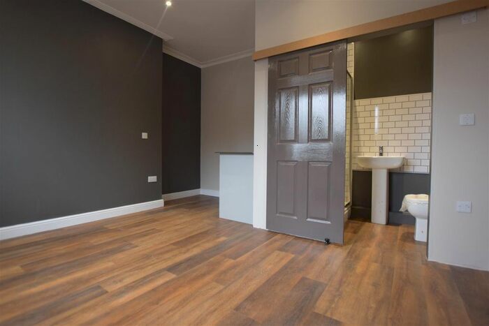 6 Bedroom Detached House To Rent In Yarmouth Road, Thorpe St. Andrew, Norwich, NR7