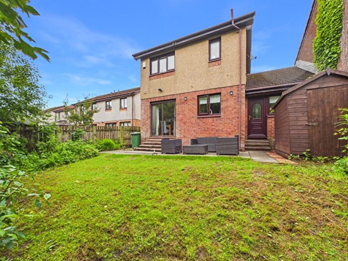 4 Bedroom Link Detached House For Sale In Maclean Place, Stewartfield, East Kilbride, G74