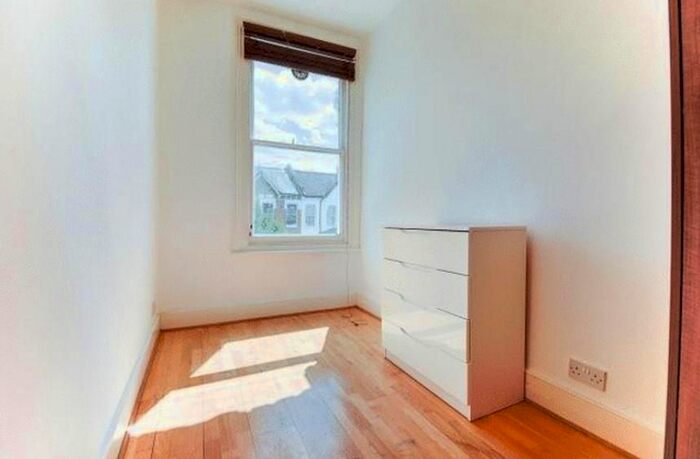 1 Bedroom End Of Terrace House To Rent In Burton Road, London, NW6