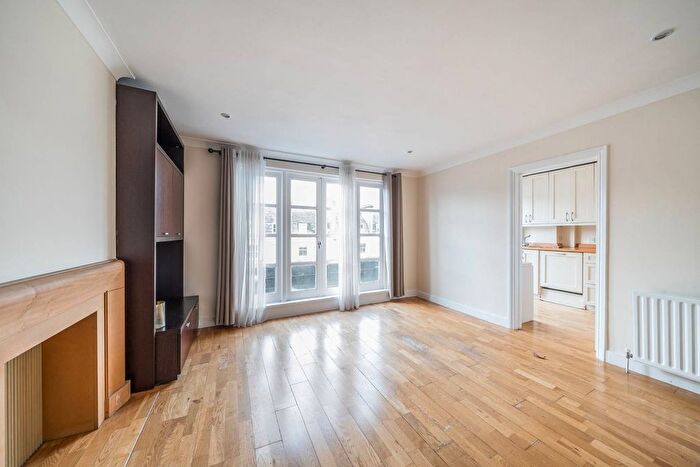 1 Bedroom Flat For Sale In Warrington Crescent, Little Venice, London, W9
