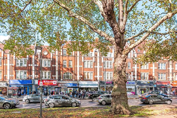 2 Bedroom Flat To Rent In Uxbridge Road, Shepherds Bush, W12