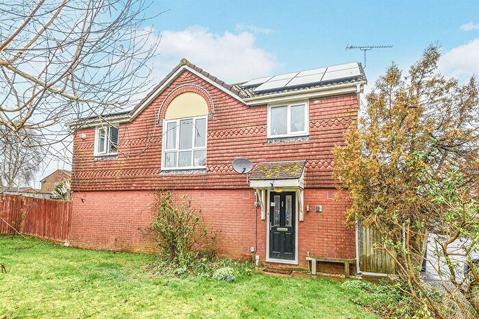 2 Bedroom Property For Sale In Kingfisher Drive, Durrington, Salisbury, SP4