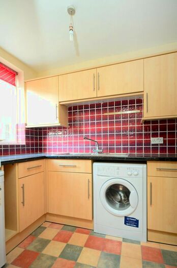 1 Bedroom Flat To Rent In Gap Road, Wimbledon, London, SW19