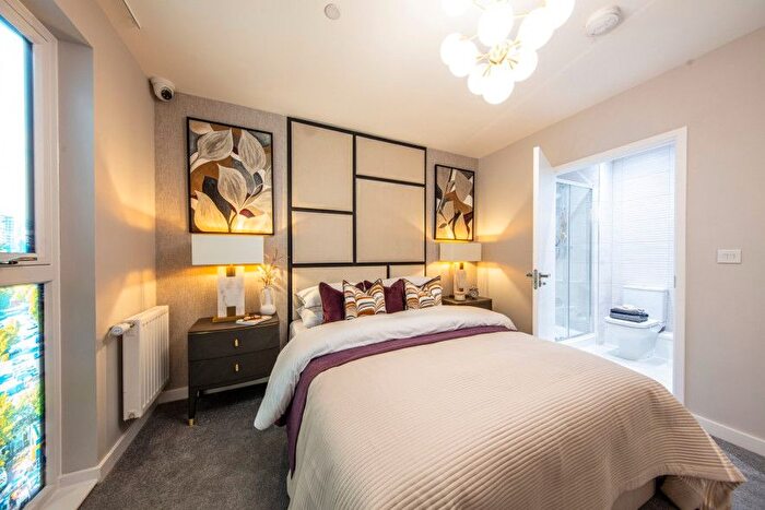 2 Bedroom Flat For Sale In High Road, Goodmayes, Ilford, IG3